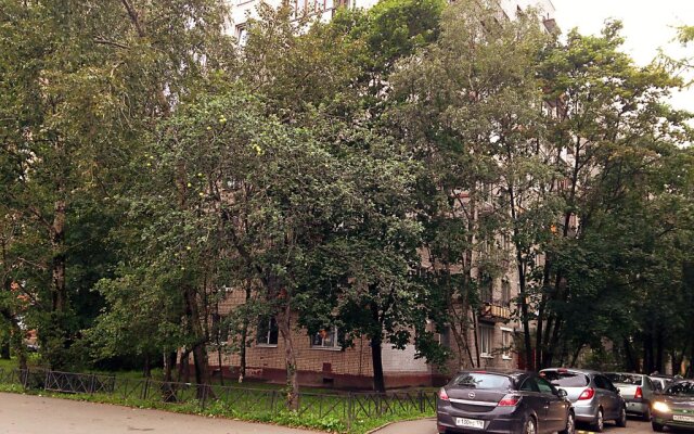 Kvartira S Dzhakuzi V Moskovskom Rayone Apartments