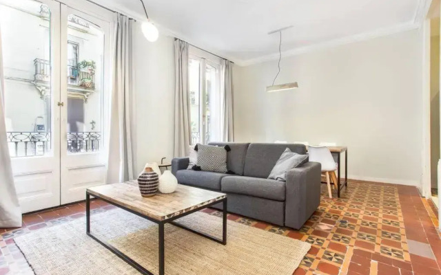 4bedroom apartment with a balcony in Las Ramblas 1 2