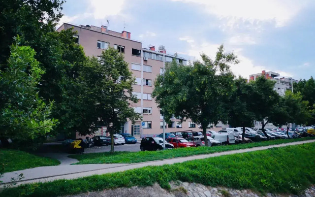 West vibes apartment