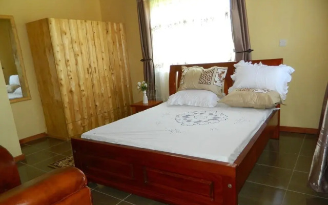 Mount Kenya Ecocamp & Villas