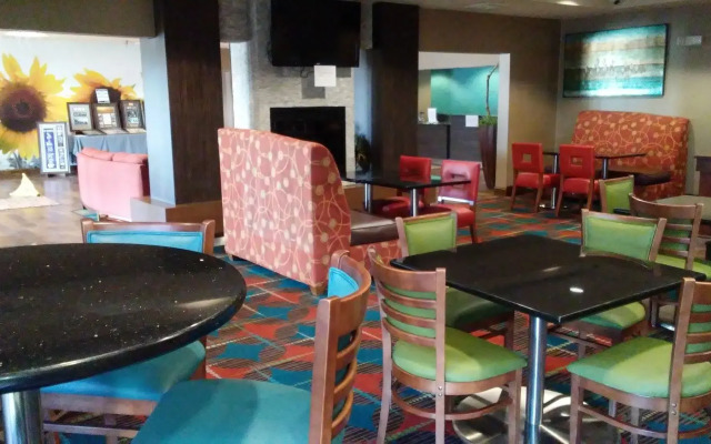 Holiday Inn Express & Suites Junction City by IHG