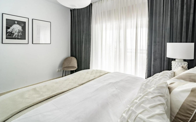 DJC - Modern 2 bedroom apartment close to beach