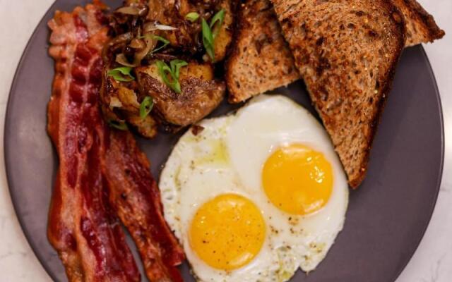 Ambassador Hotel Kansas City, Autograph Collection