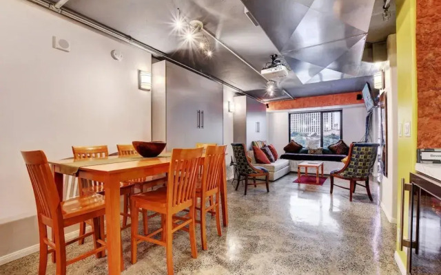 LVStripHouse Condos Sleeps up to 14