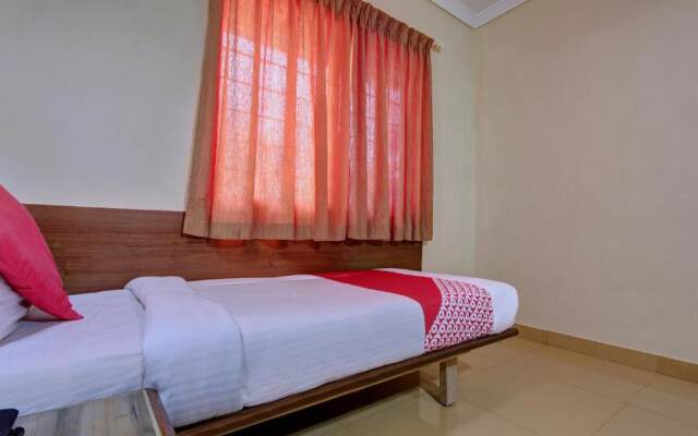 OYO 14695 Shrusti Comfort