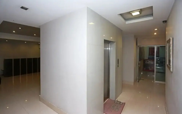 OYO 2737 Residency Square