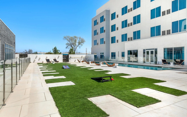 Cambria Hotel Waco Univ Riverfront