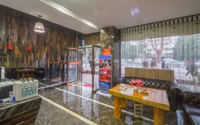 Domi Hotel
