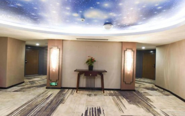 Chongqing Jinchuan Hotel