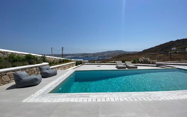 Villa DM Mykonos 14 guests Private Pool