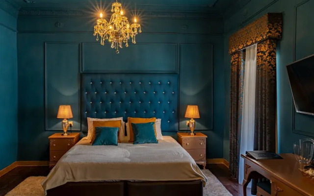 Julina Boutique Living