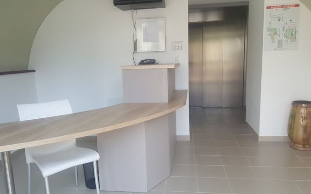 Hostel Les Terrasses du Roc