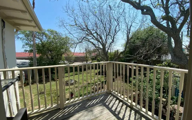 Avenue O Bed & Breakfast