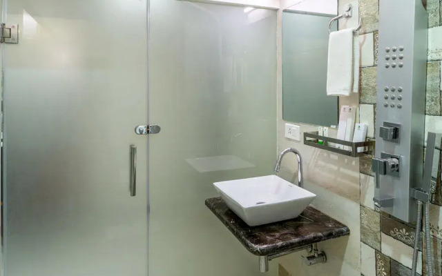 OYO 6832 Hotel 7 CEPL