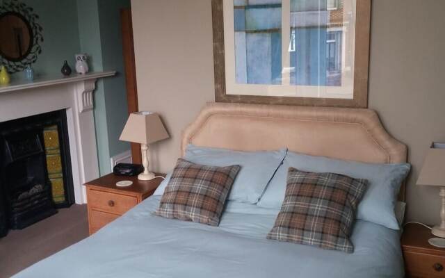 Warwick Lodge Guesthouse