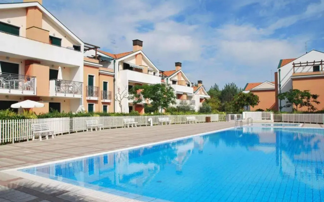 Sunny Apartment On The Sea