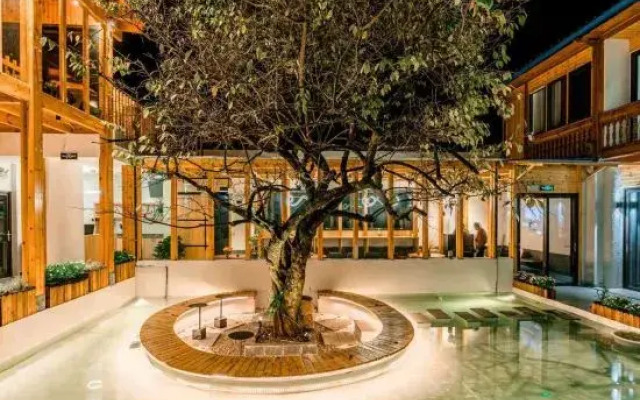 Plum Tree Lakeside Resort