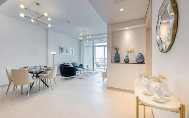 Urban 1BR w Golf Course Views