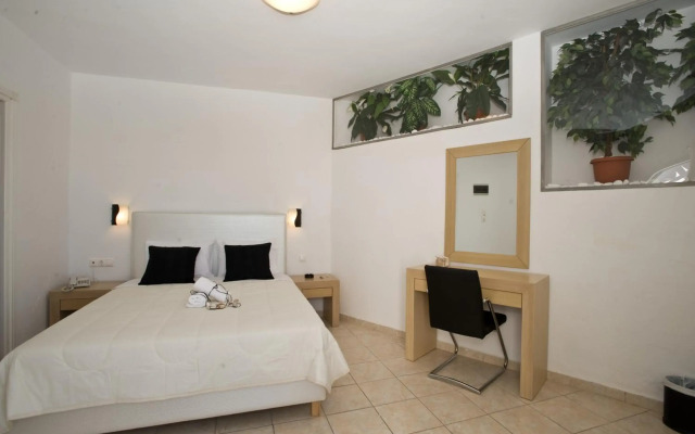 Zannis Hotel