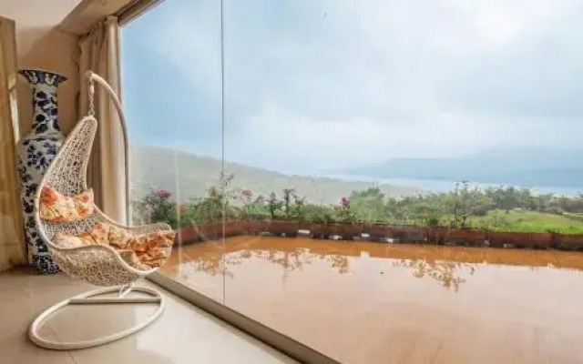 The Glass House by Vista Rooms