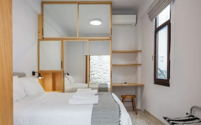 stylish apt up to 4 in Rethymno