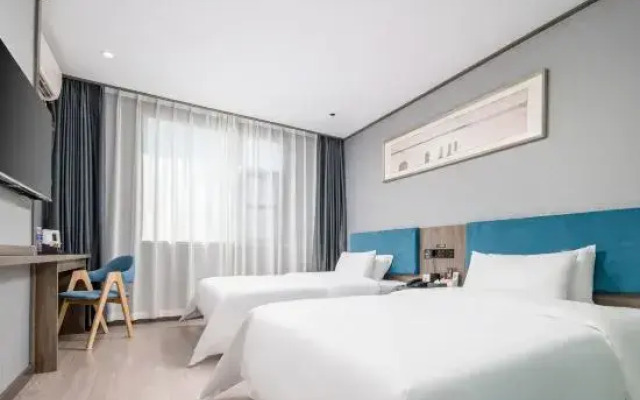 7Days Inn Hotel (Hebi Wanshanglong Building Materials City Railway Station)