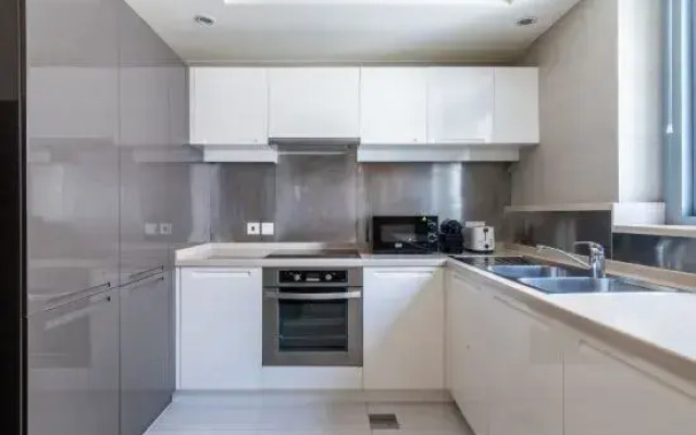 Newly furnished Downtown 1BR | Pet Friendly