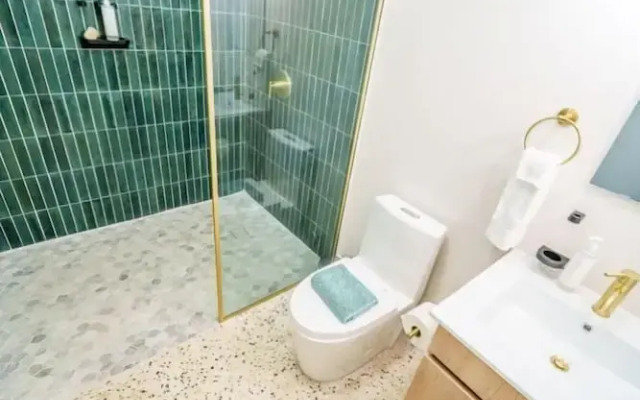 Room 1 - Stylish Accessible Suite