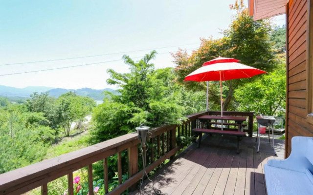 Jecheon Haereul Pumeun Dal Pension