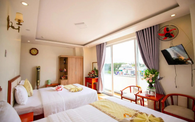 Nhat Tan Hotel