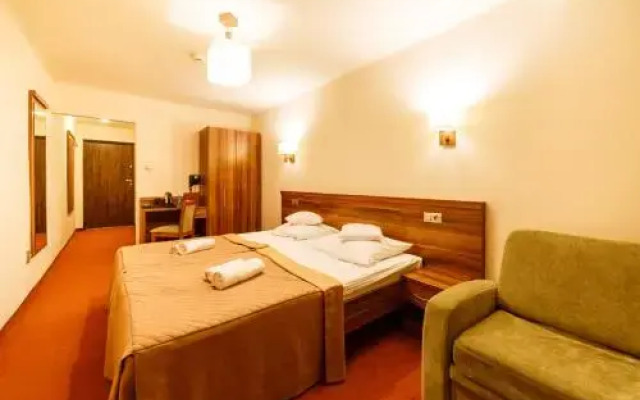 Sanvit Lake Resort & Spa