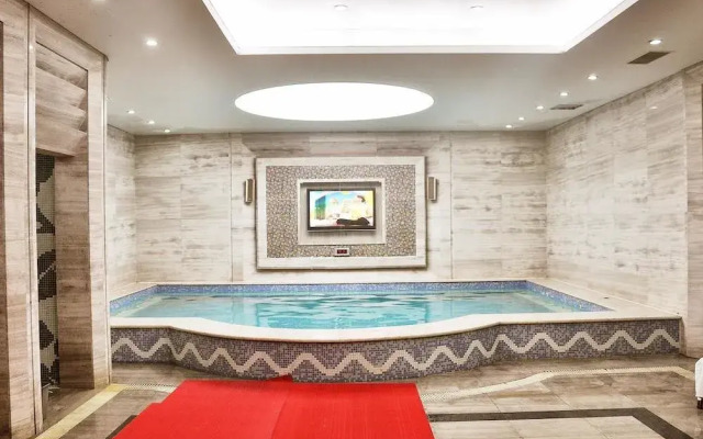 Golden Phoenix Hotel