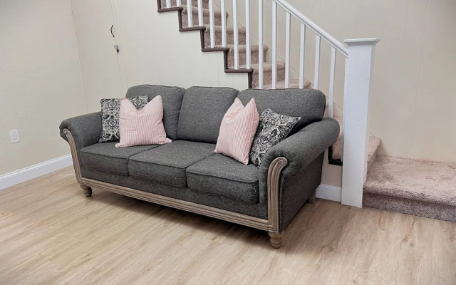 Comfortable Room Rentals Outlets & Kingsky Academy