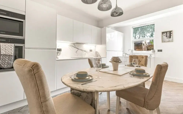 Wisteria Way - From 200 Per Night
