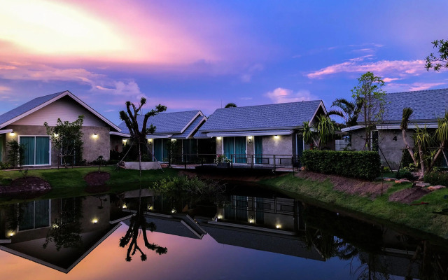 Loftpical Resort