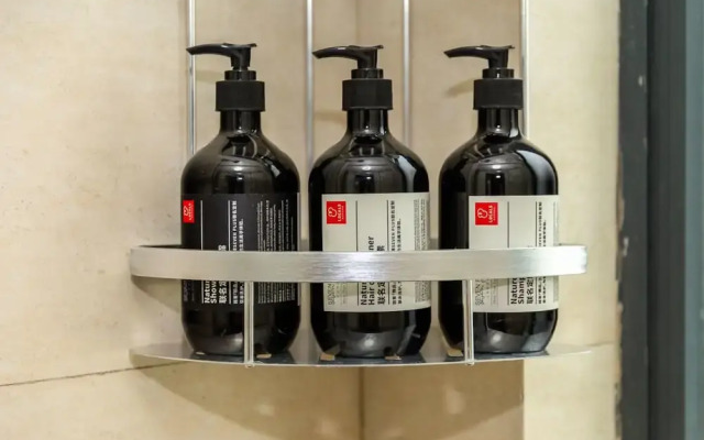 Locals Boutique Apartment Huafa Plaza 10