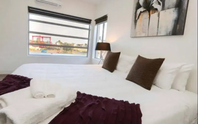 Indulge Luxury Homes - Marina 4
