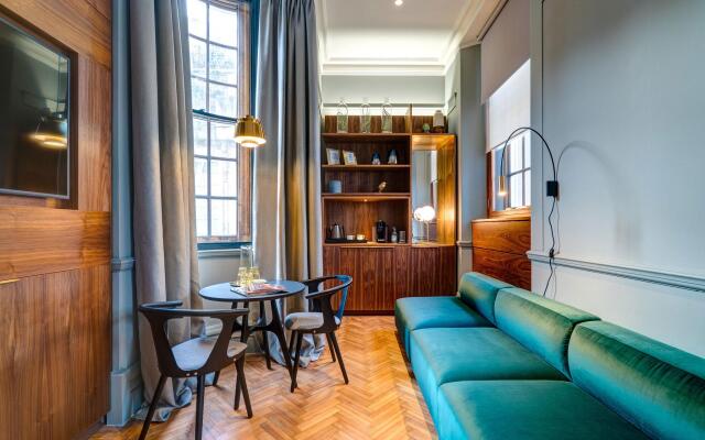 Apex Temple Court Hotel