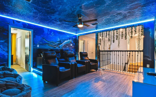 Themed Bedrooms & Private Pool Near Disney