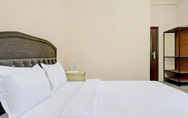 OYO Flagship 702723 The Grand Cosmos