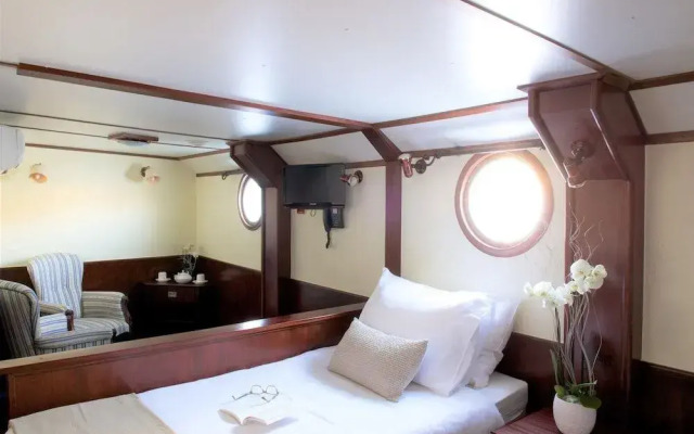 Bateau Hôtel Le Chardonnay