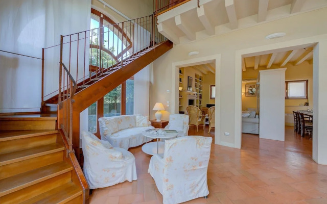 Villa Faccioli Magnolia With Shared Pool