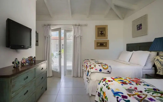 Sunny Vacation Villa 16