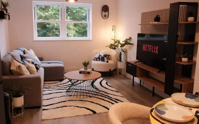 Stylish, Luxury Apartment Sleeps 4 - Southampton