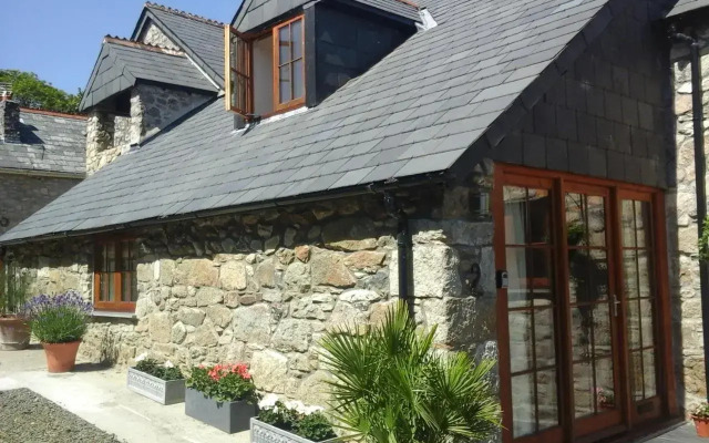 Tremodrett House Barn