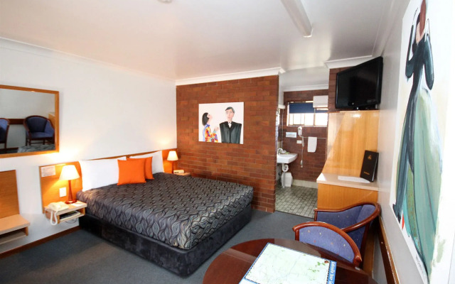 Country Pathfinder Motor Inn