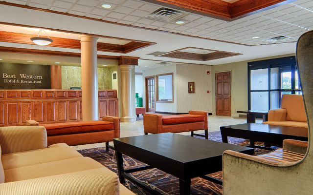 Norwood Inn & Suites
