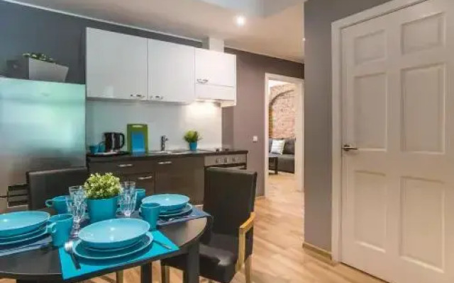 Colonel Suites & Apartments