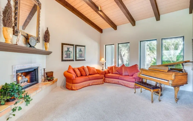 Beautiful Tucson Oasis w/ Pool, Views & Privacy!