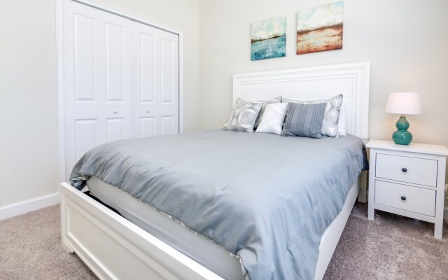 5 Bedroom House for 10 at Storey Lake